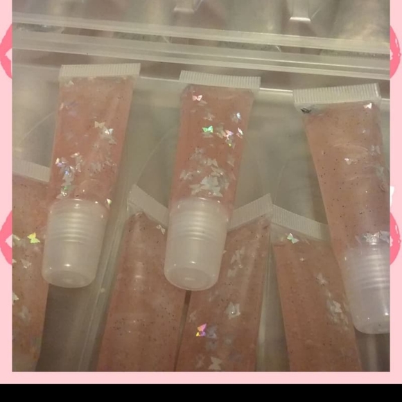 Butterfly Kisses Lipgloss - Picture 1 of 1